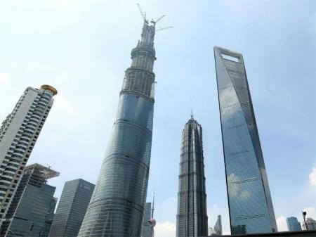 stands-next-to-jinmao-tower-world-financial-center